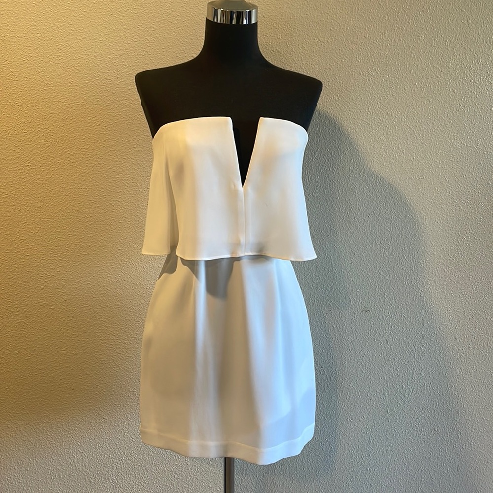 BCBGMAXAZRIA white strapless dress